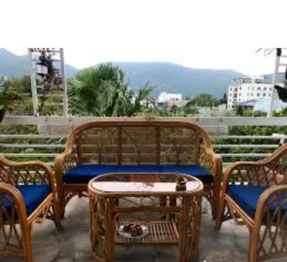 Con Son Island Home Chi Khu Co Ong Exterior photo